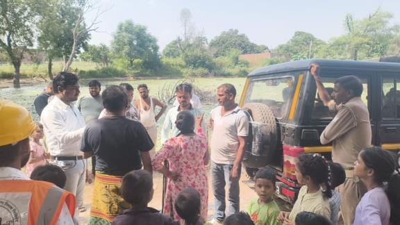 Youth detained for misbehaving with Electricity Corporation's recovery team