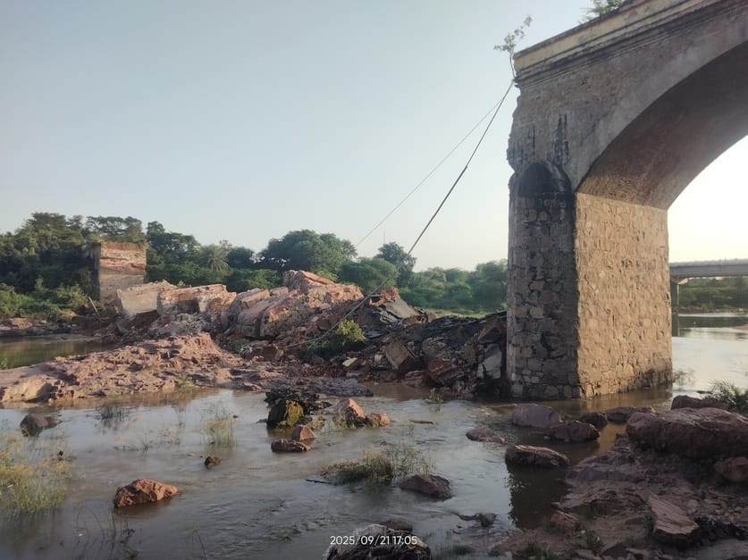 The bridge over the Sukhnai river collapsed