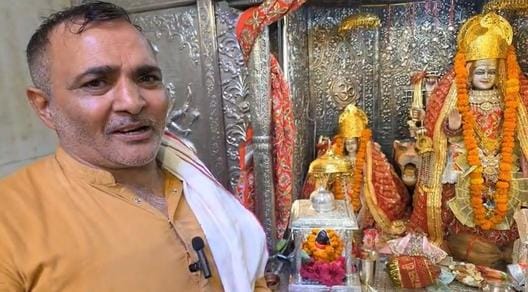 People of 30 villages worship Mata Mansa as their family deity.