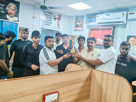 Sarpanch honored the players in Chandpur village.