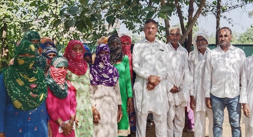 Badhana village has been without drinking water for 13 days, villagers met the MLA