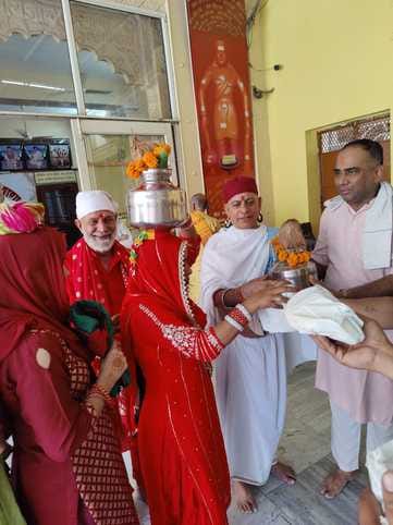 421 women arrived at the ancient Sridevi temple carrying Kalash.