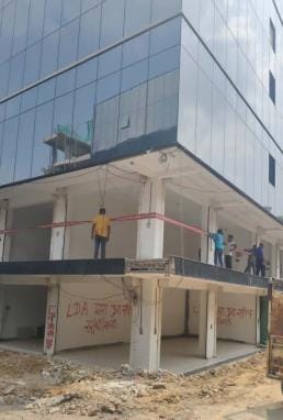 LDA seals three complexes in Gomti Nagar