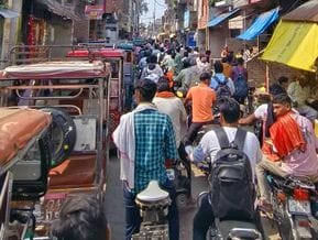On the first day of Navratri, there was a huge traffic jam in Bharwari town