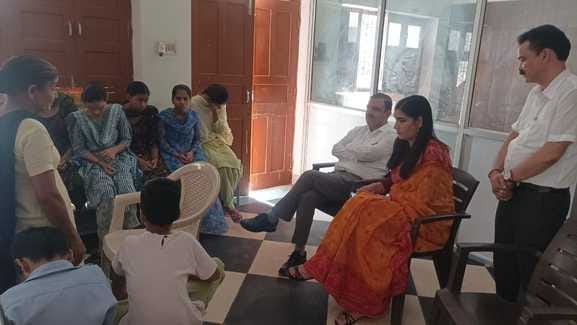 District and Sessions Judge enquired about the well-being of the girl students in the Blind School.