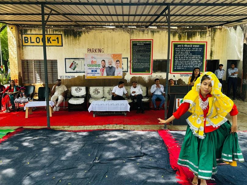 District and Sessions Judge enquired about the well-being of the girl students in the Blind School.