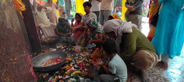 The temples resounded with chants of Mata Rani, and the installation of Kalash in every home.