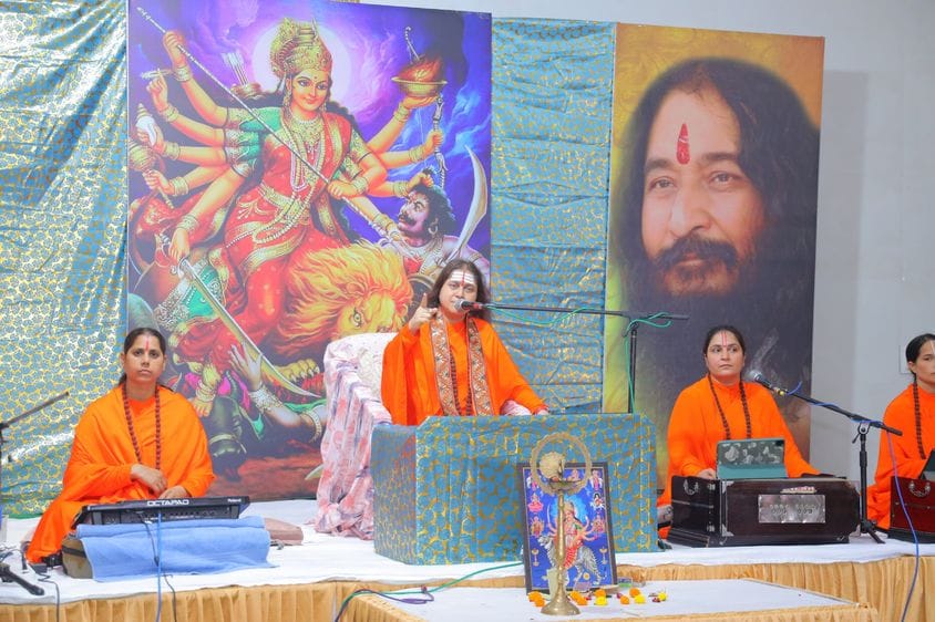 Devotees danced to the hymns during the Shrimad Devi Bhagwat Katha.