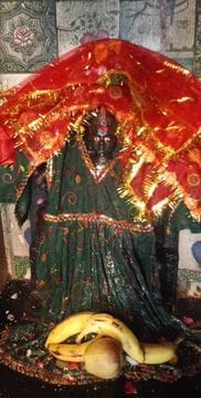 Batuknath Temple is famous as the sub-sector of Kali Calcutta Wali.