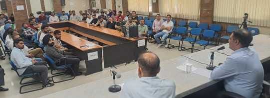 If you receive a threatening call, inform the police: SP