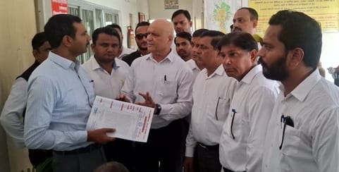 Drains and roads should be constructed in front of the lawyers' chambers.