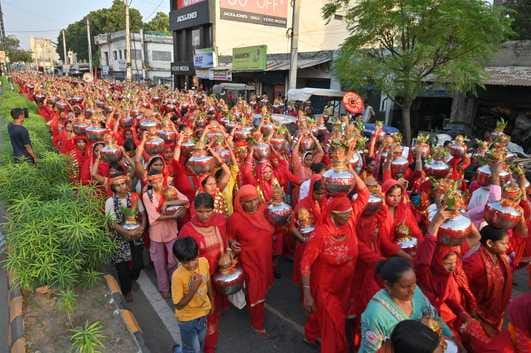 Sharadiya Navratri begins with unparalleled splendor and religious fervor