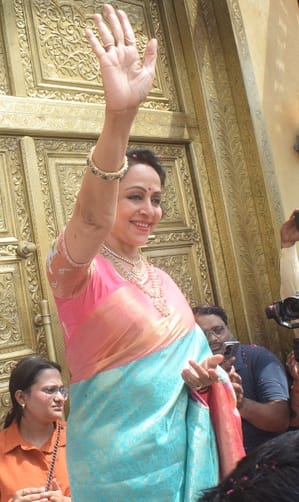 Hema Malini inaugurated Jaina Jewellers showroom