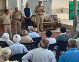 In the villages of Madha and Majra, the SP listened to the complaints of the villagers, stating - cooperate in preventing crime.