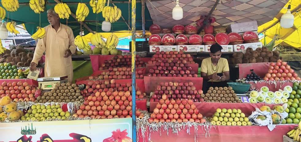 Paneer became costlier by Rs 40, the price of fruits also increased.