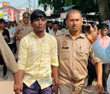 The accused, who had come to appear in the district court, escaped from police custody and was caught by the people.