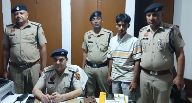 Seeing the number on the shopkeeper's board, he called and demanded a ransom of Rs 1 lakh.