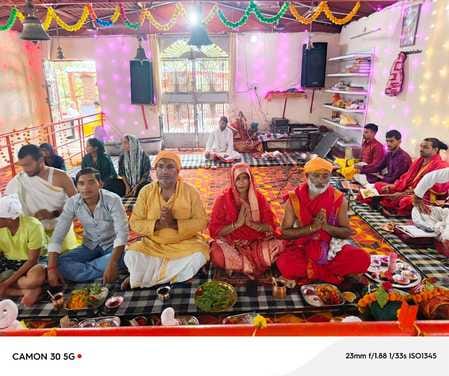 Worshiping Brahmacharini removes all the troubles of life.