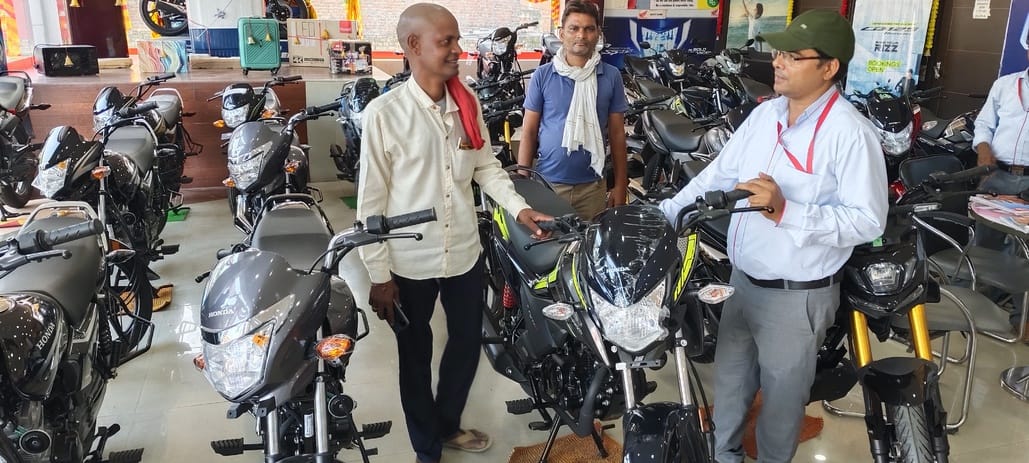 On the first day of Navratri, 300 bikes were sold in the district.
