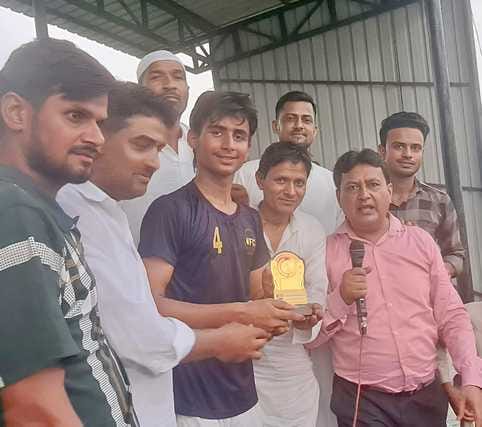 Football: Lake Club beat New Star Club 2-1