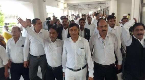 Protest against lathicharge on lawyers