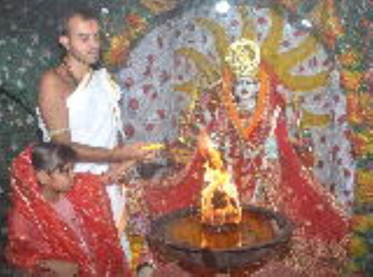 An eternal flame of 251 kg ghee was lit at the Vaibhav Lakshmi Temple.