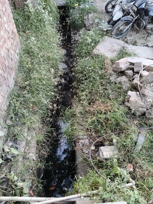 Even after three months of cleaning, the slabs were not placed on the drains.