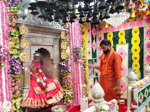 Crowds of devotees of Maa Bhimeshwari have been gathering in Beri since early morning.