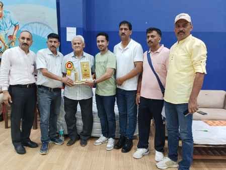 Semi-final and final matches of badminton competition will be held today