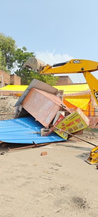 Illegal occupation removed from land worth 1.5 crore in Kharika
