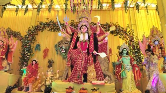 Mother Adishakti Brahmacharini was worshipped.