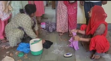 जल संकट को लेकर महिलाओं का अनूठा प्रदर्शन
