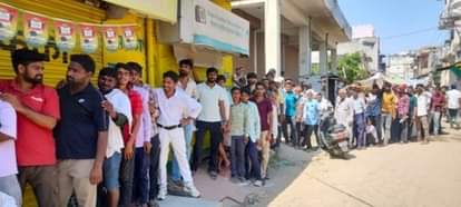 dap fertilizer shortage farmers stand in long lines in scorching sun