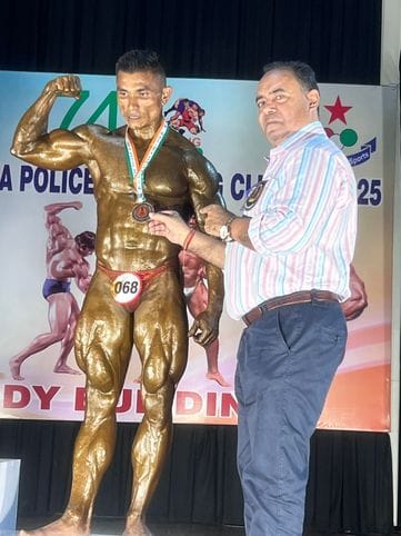 Sunil became the overall winner of body building in wrestling.