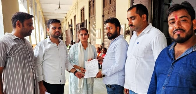 Congressmen submitted a memorandum regarding the shortcomings in the distribution of flood relief.
