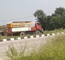 Gorakhpur News: CNG gas leaks from a Toronto company's vehicle, causing panic