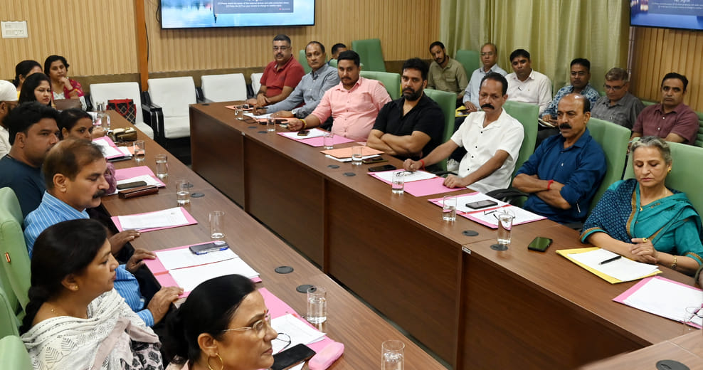 Information about street light failure will now reach the Municipal Corporation office immediately.