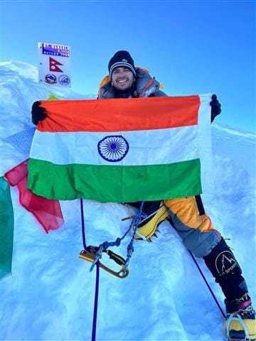 Hisar's son Narendra Kumar hoisted the tricolor on Mount Manaslu.