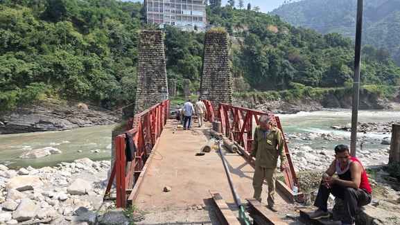 Work on a new double-lane steel bridge in place of the washed away Lal Pul in Pandoh has begun.