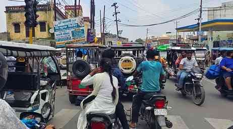 The route plan could not be finalized, e-rickshaws are causing traffic jams