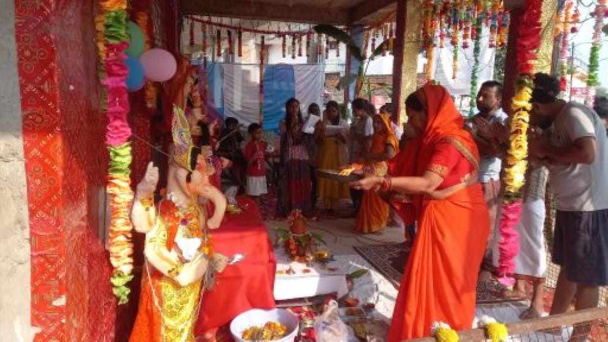 Devotees flock to the Devi temples for darshan