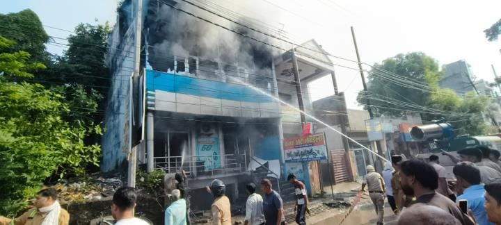 Fire breaks out in a shop in the Police Line area