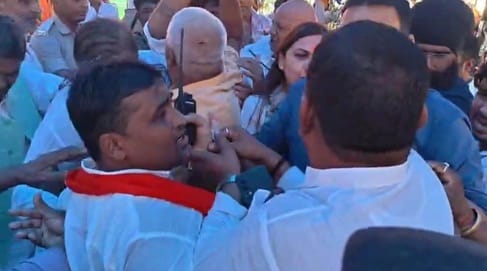 Muzaffarpur Bihar news : huge uproar and fighting in nda workers meeting between jdu and ljp workers