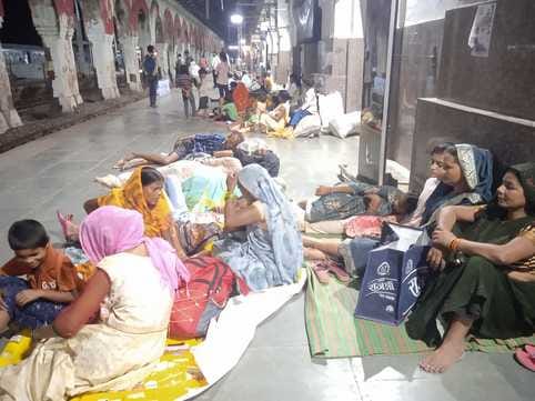 Gorakhpur-Okha Express cancelled, passengers stranded to reach their destination