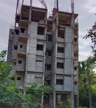 The construction of the unfinished buildings in the police line is expected to be completed, another firm will get the work done.