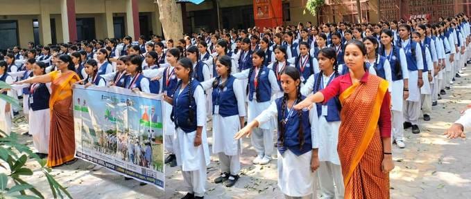 The students were administered the oath of cleanliness.
