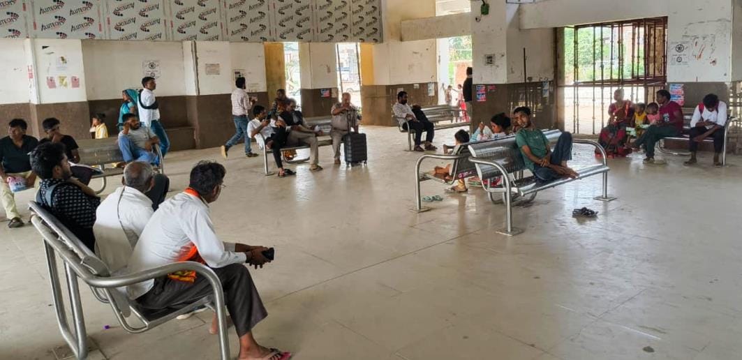Howrah-Amritsar Punjab Mail arrives six hours late, passengers upset