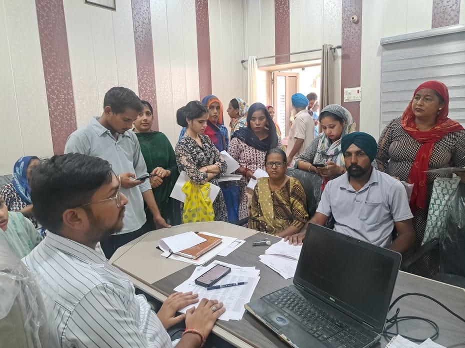 On the first day, 5000 women registered under the Lado Laxmi Yojana.