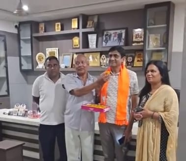 The market committees of the district got chairman and vice chairman.