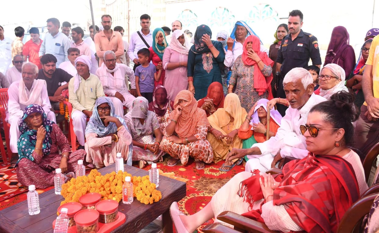 Minister Shruti Chaudhary inspected the flood-affected areas in Sagarwan and Biron villages.